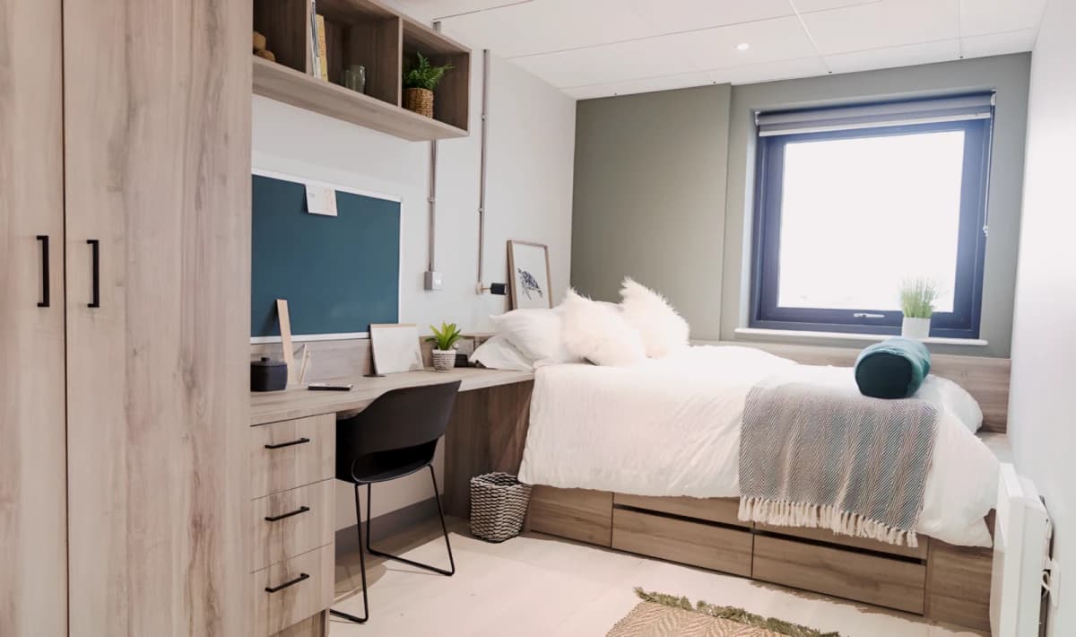 Crown Place image