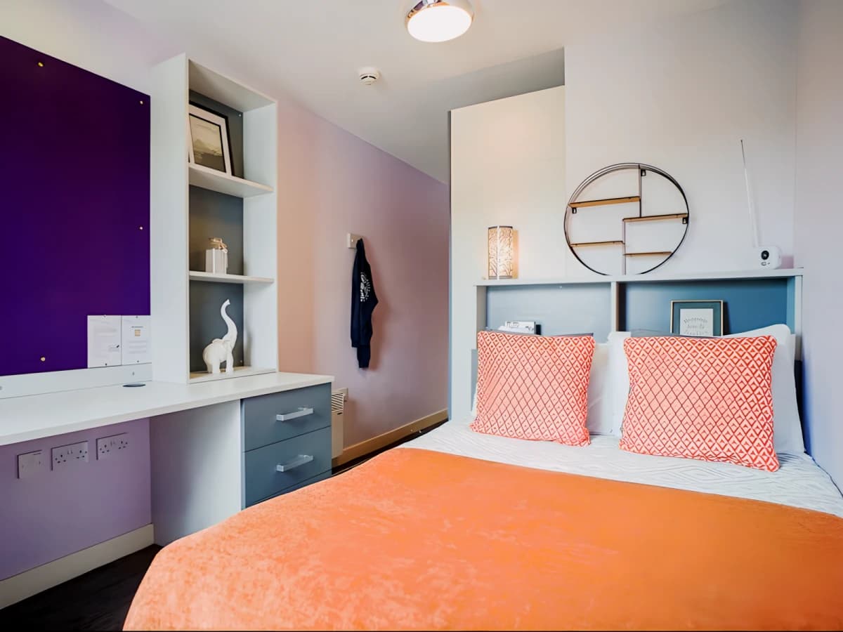 Gold En-Suite