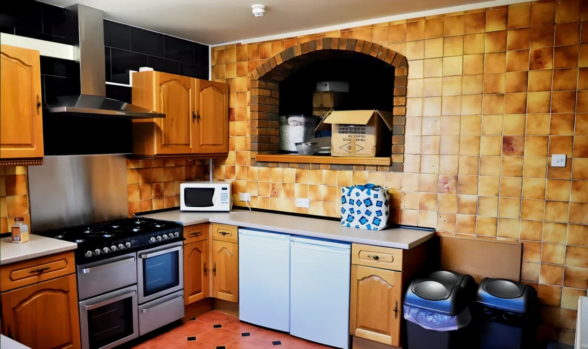 6 bedrooms