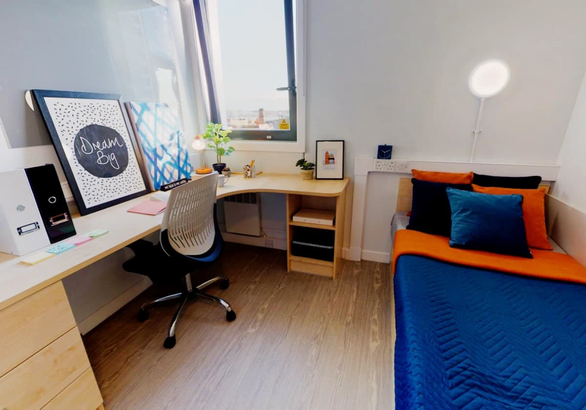 Silver En Suite Plus