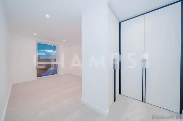 3 Bedroom 2 Bathroom Flat 32
