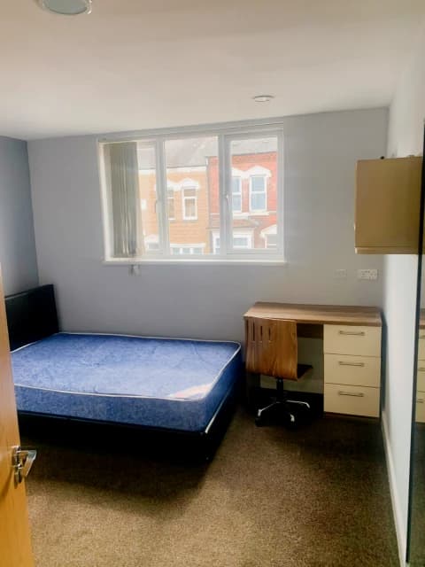 8 Bedroom 8 Bathroom