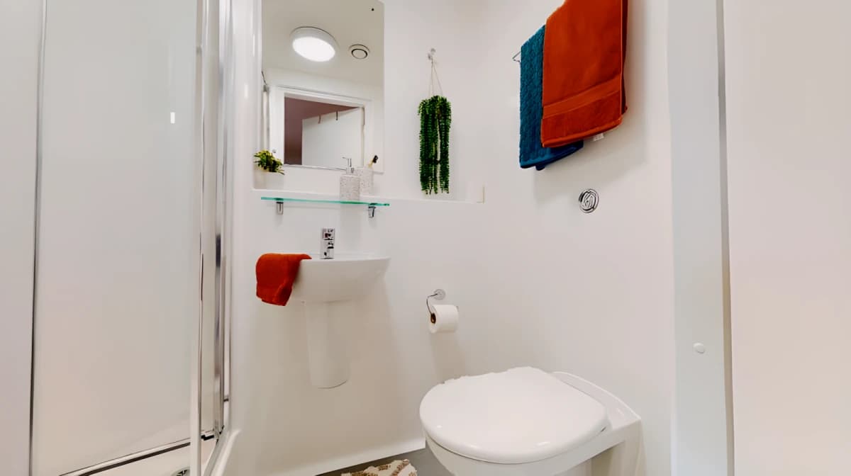 iQ Weaver Place image