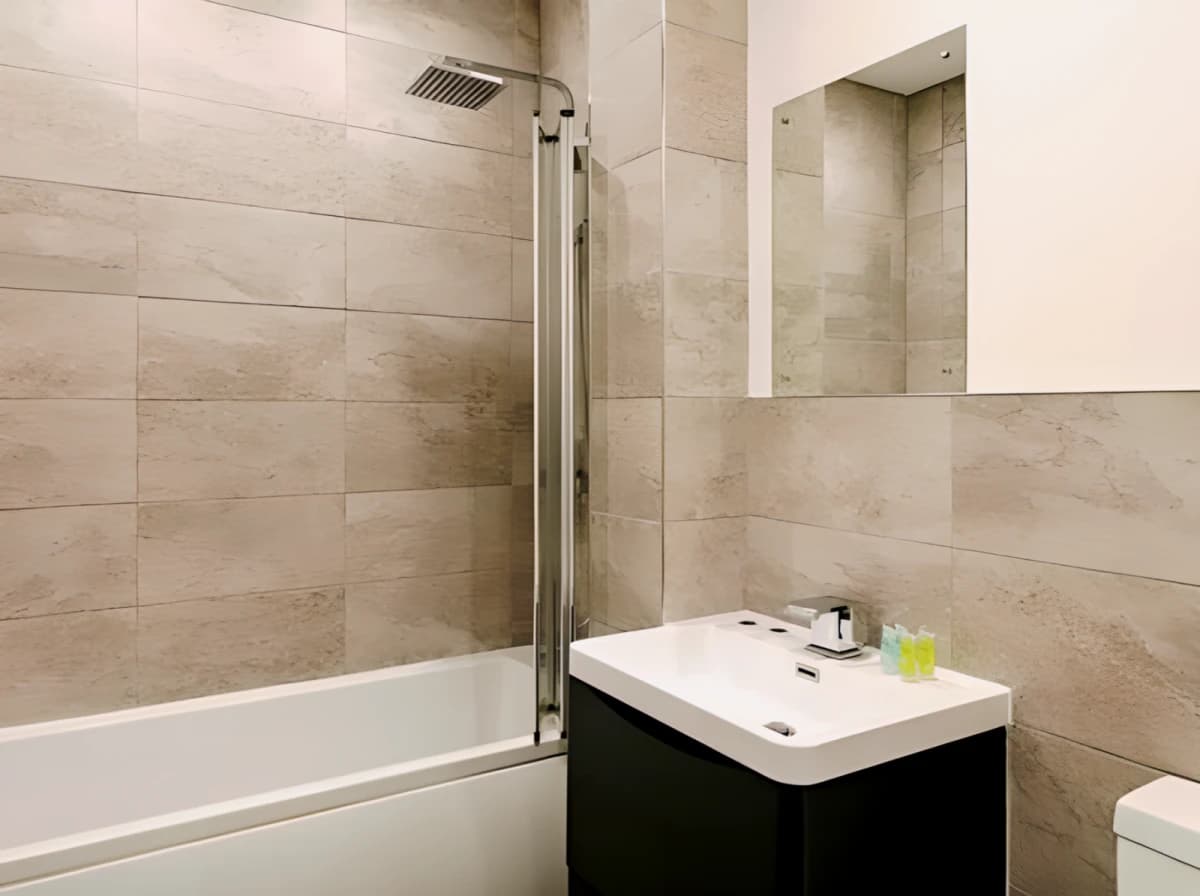 Superior One Bedroom Apartment