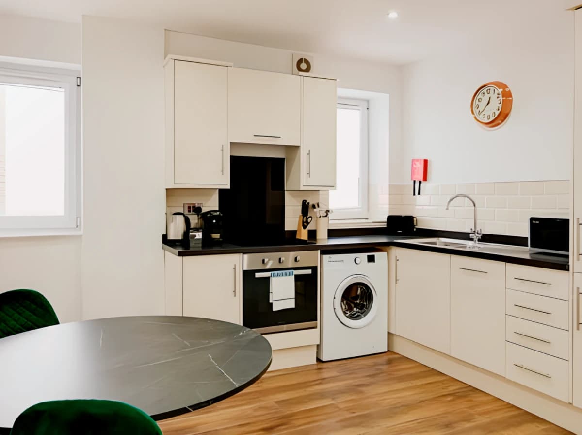 Superior One Bedroom Apartment