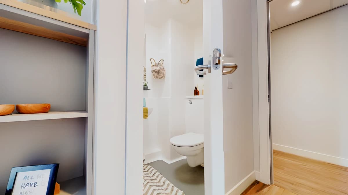iQ Weaver Place image