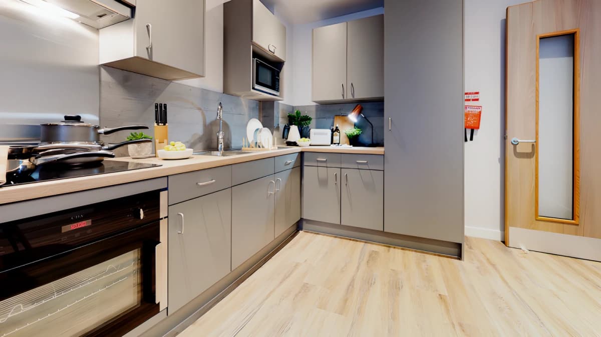 iQ Weaver Place image