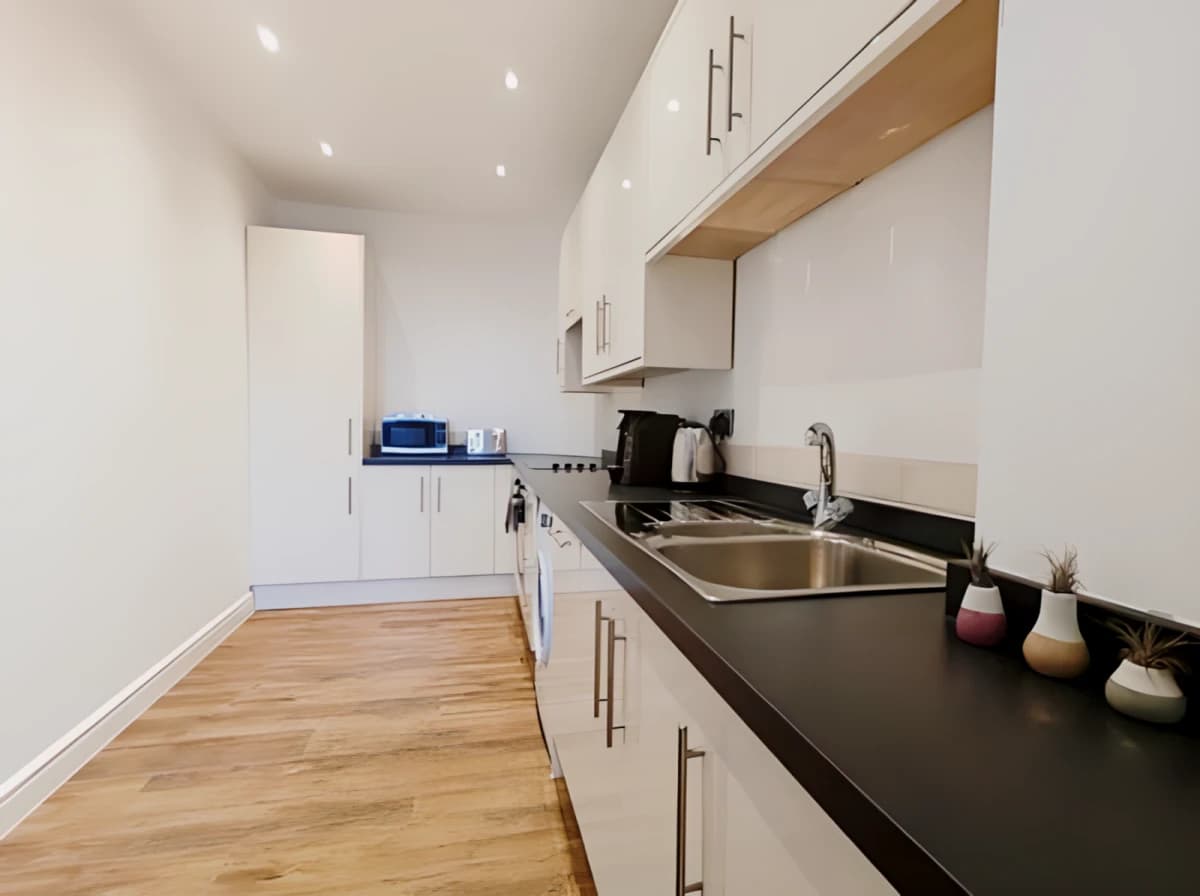 Two Bedroom Apartment - Sleeps 3