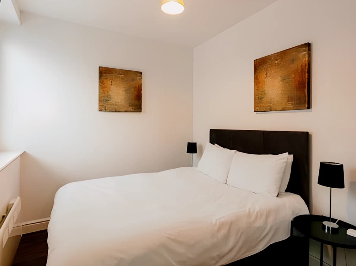 Superior One Bedroom Apartment