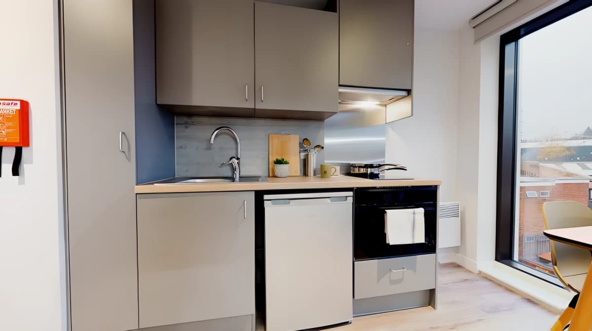 iQ Weaver Place image