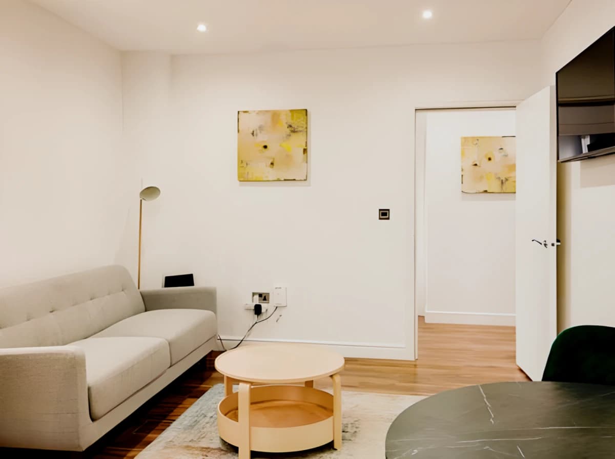 Superior One Bedroom Apartment