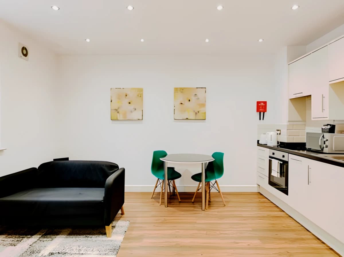 Superior Two Bedroom Apartment