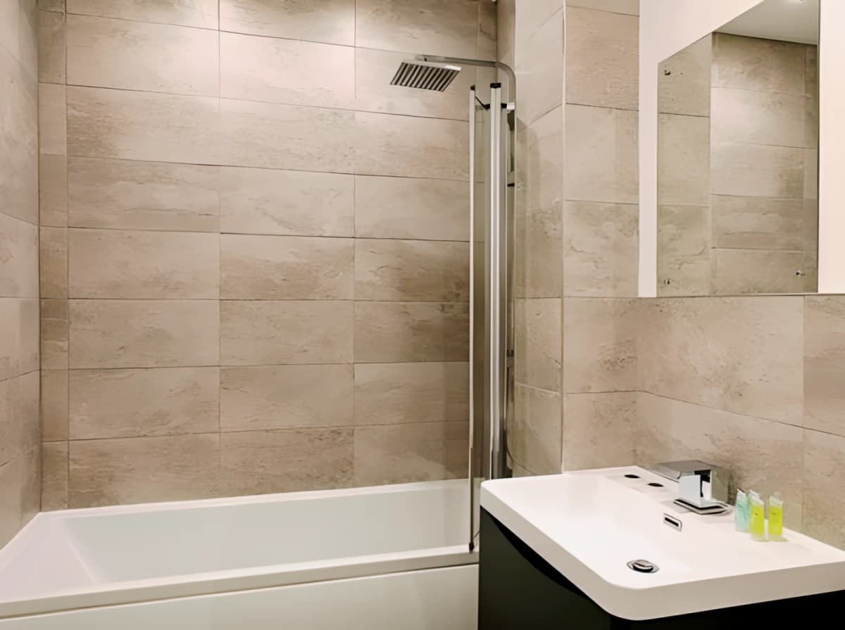 Superior One Bedroom Apartment