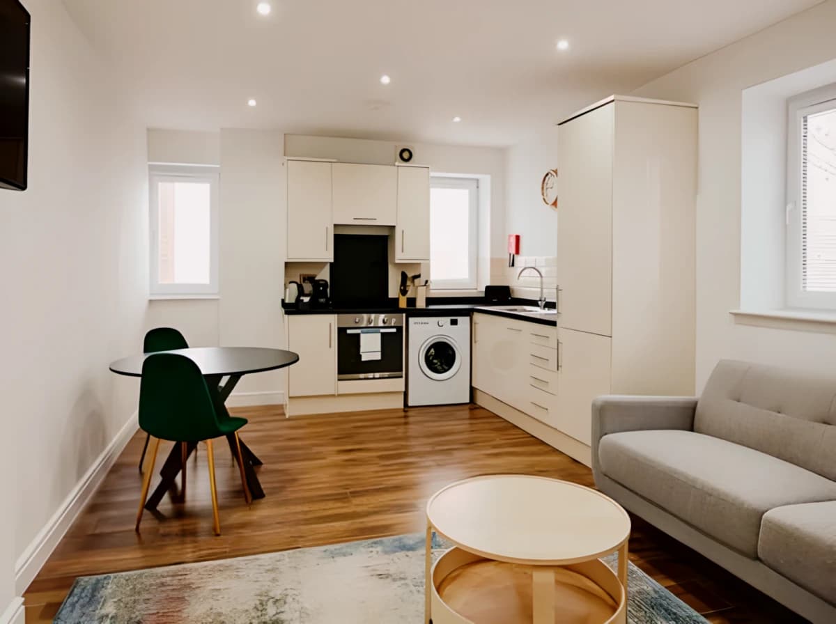 Superior One Bedroom Apartment