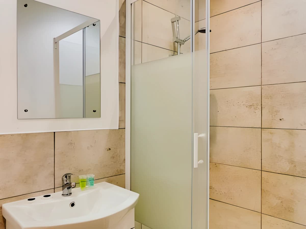 Superior Two Bedroom Apartment