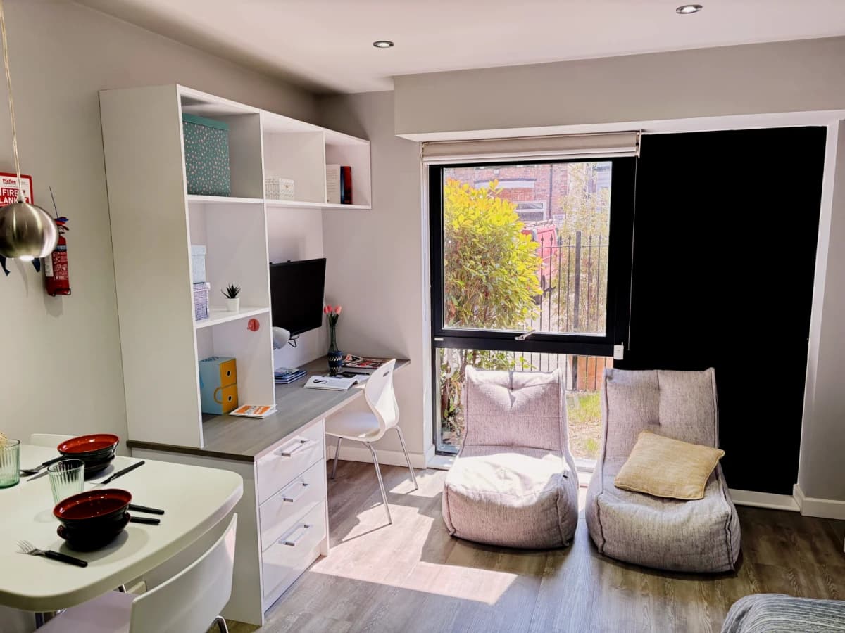 9 De Montfort Mews image