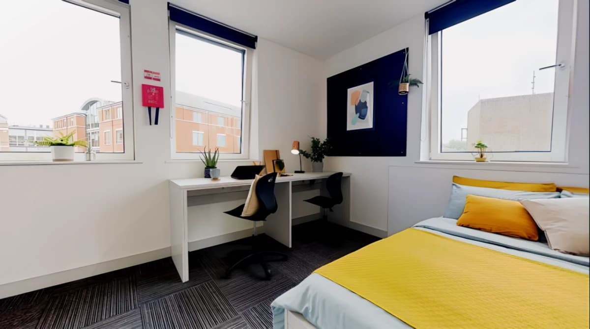 iQ Newland House image
