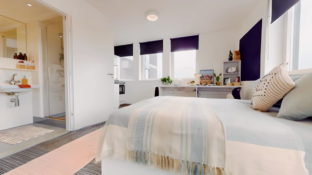 iQ Newland House image
