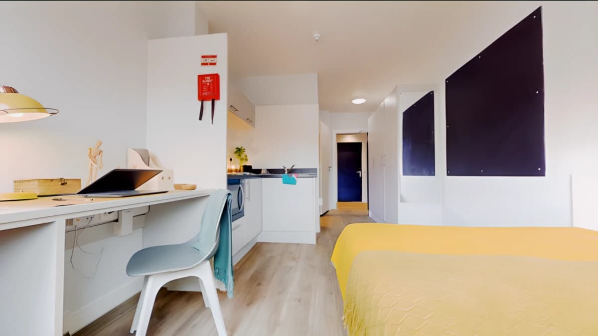 iQ Newland House image