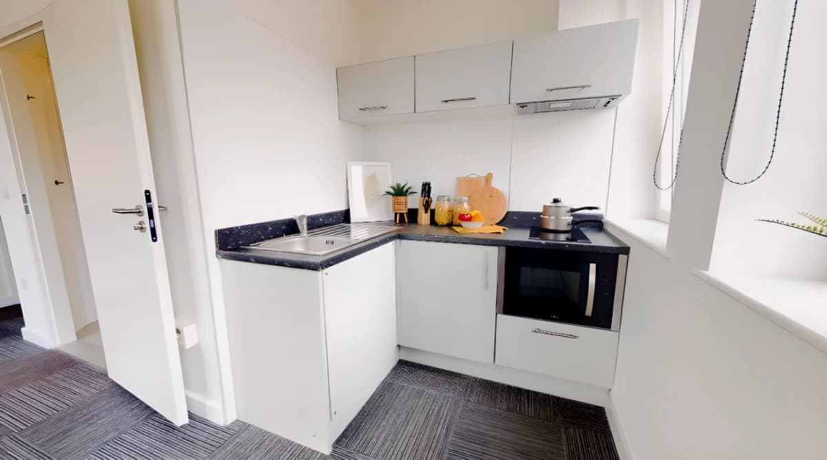 iQ Newland House image