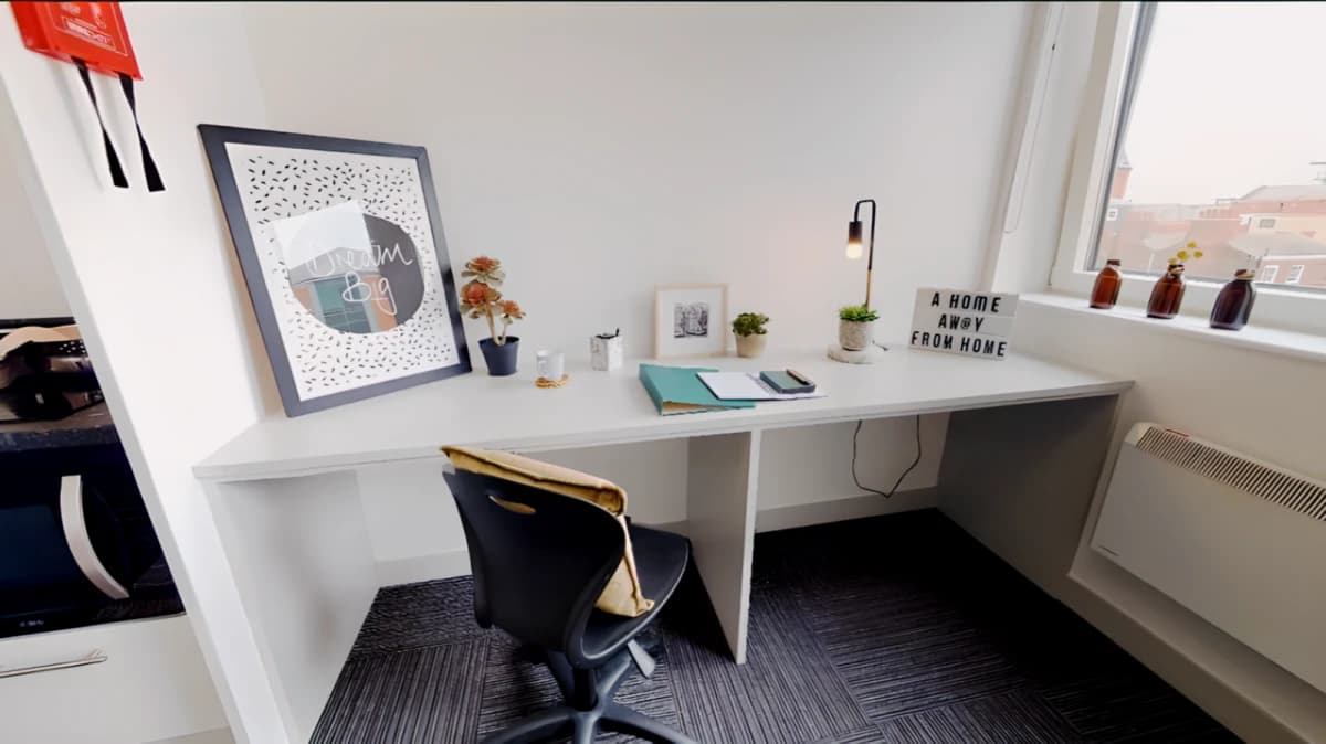 iQ Newland House image