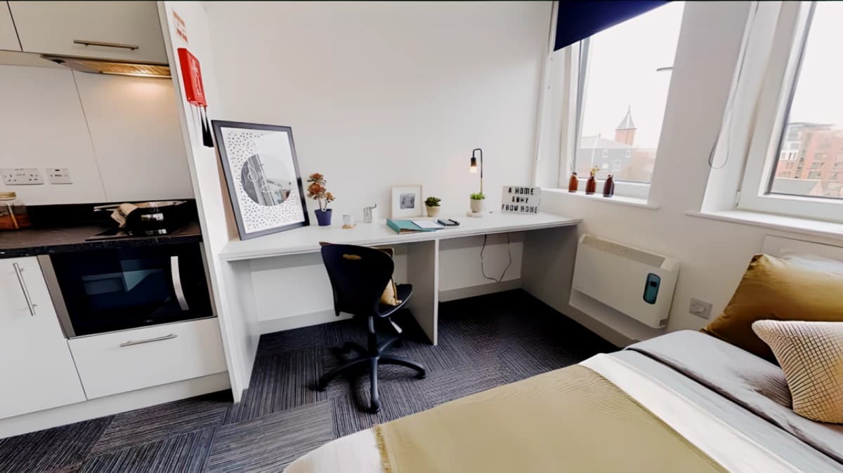iQ Newland House image