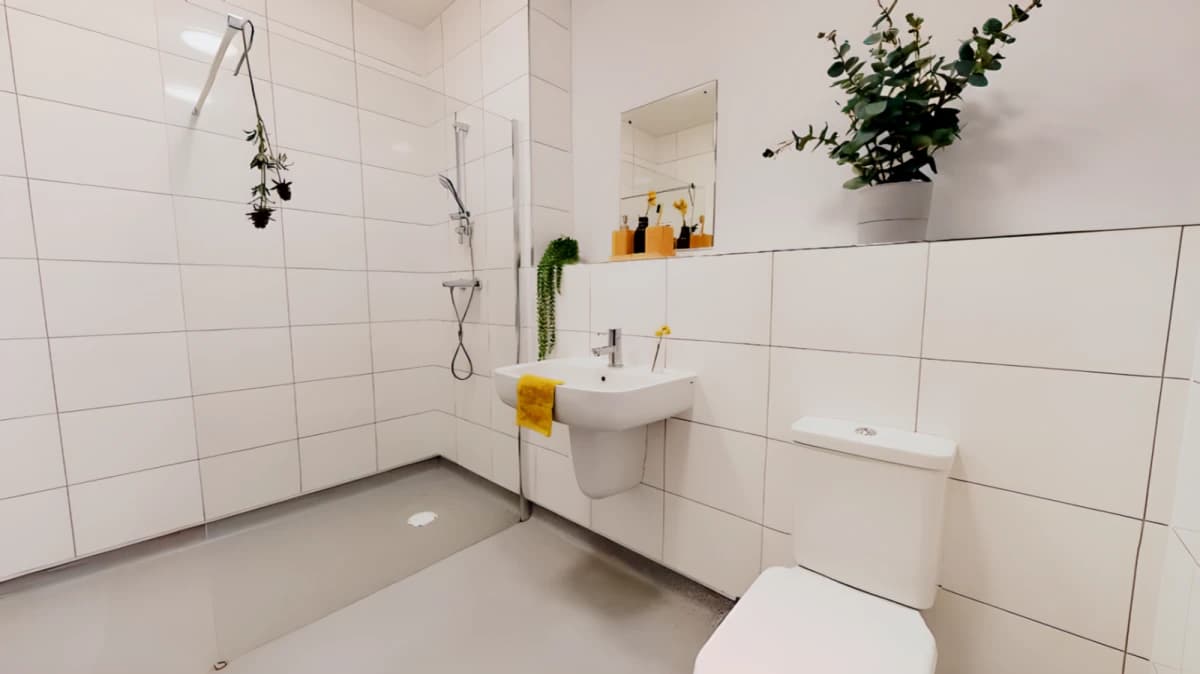 iQ Newland House image