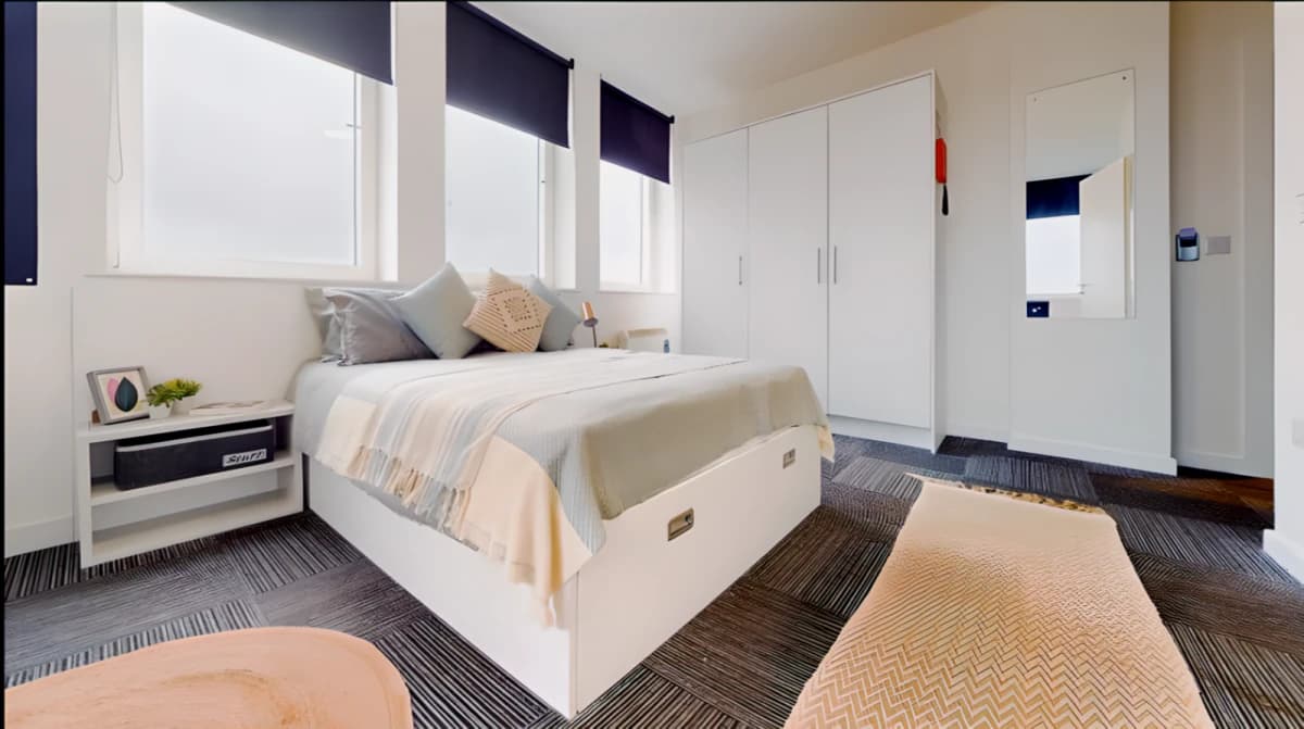 iQ Newland House image