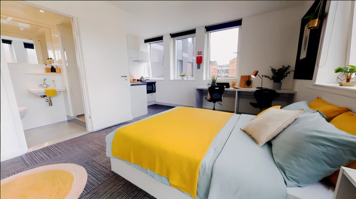 iQ Newland House image