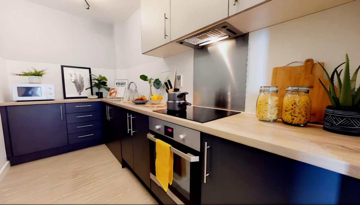 iQ Newland House image