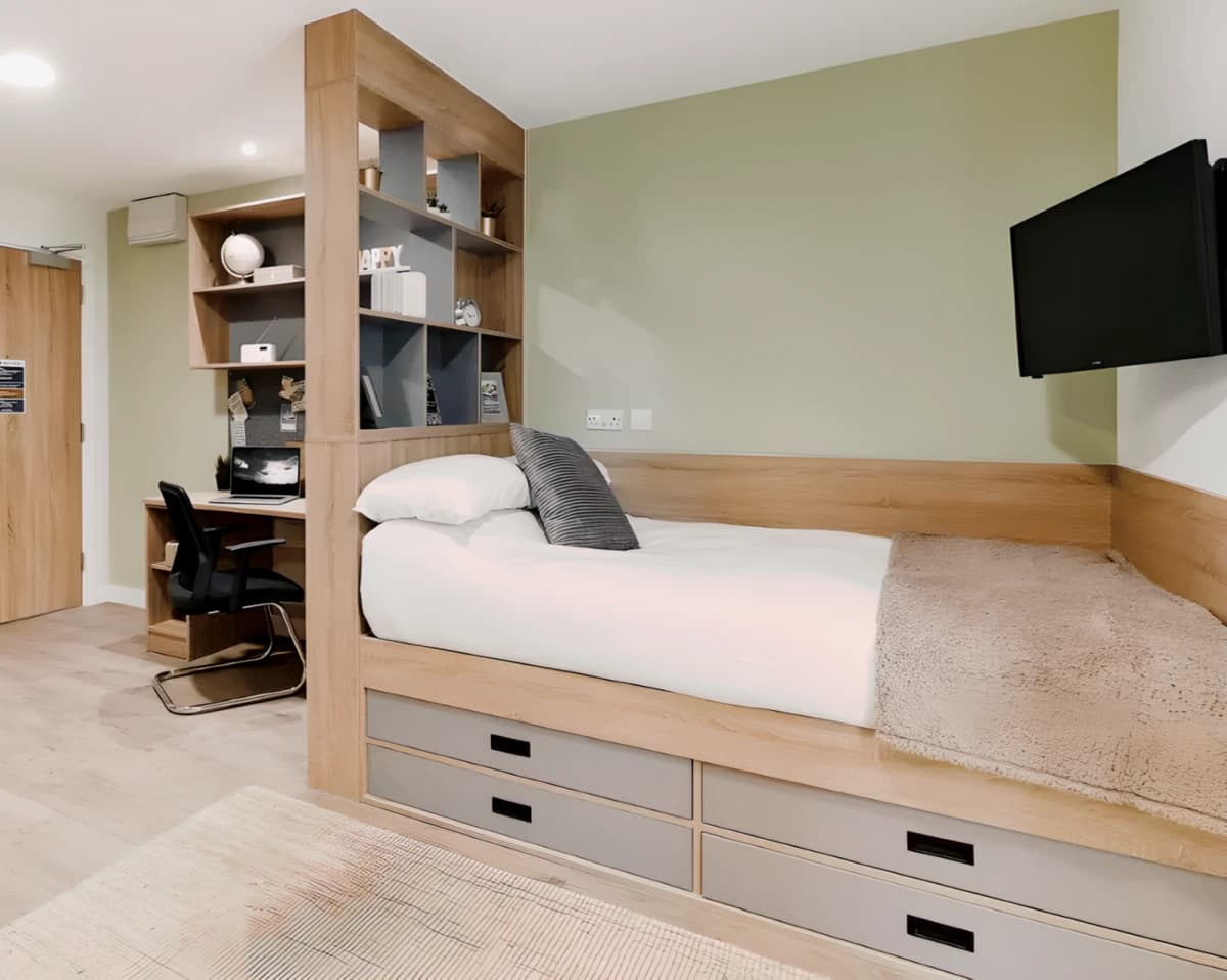 Southampton Crossings image