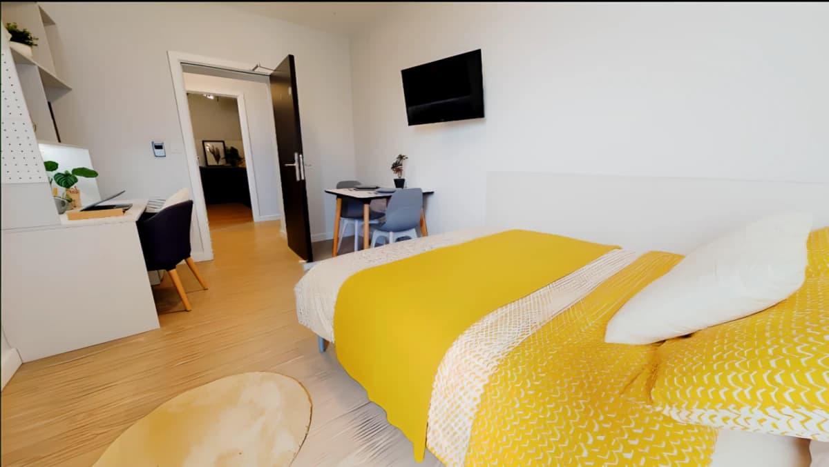 iQ Newland House image