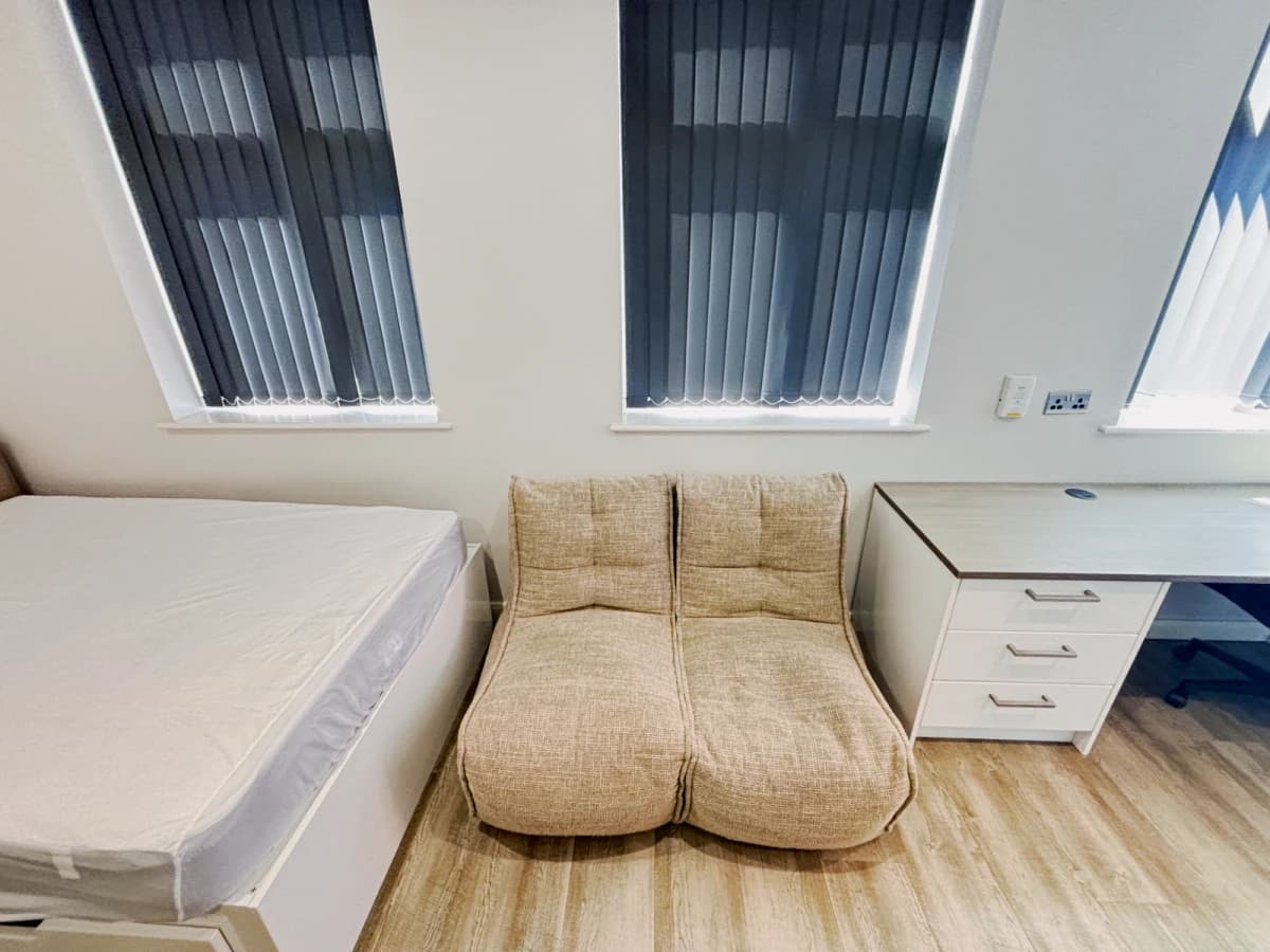 8 West Walk image