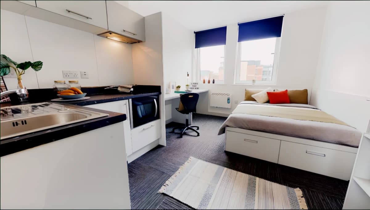 iQ Newland House image 2