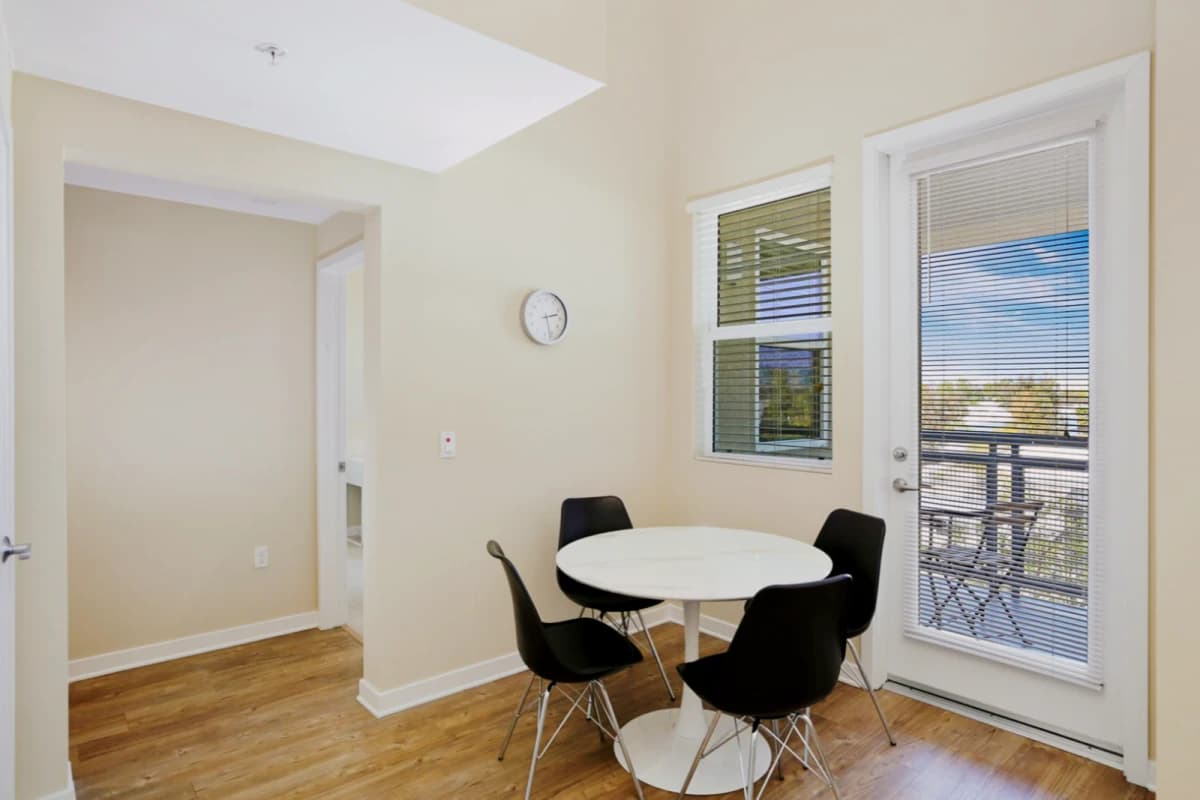 Private Room in 3 bed