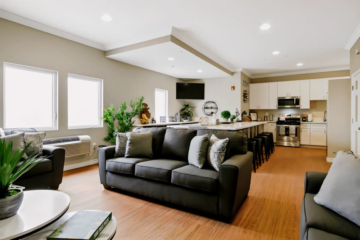 2715 PORTLAND image