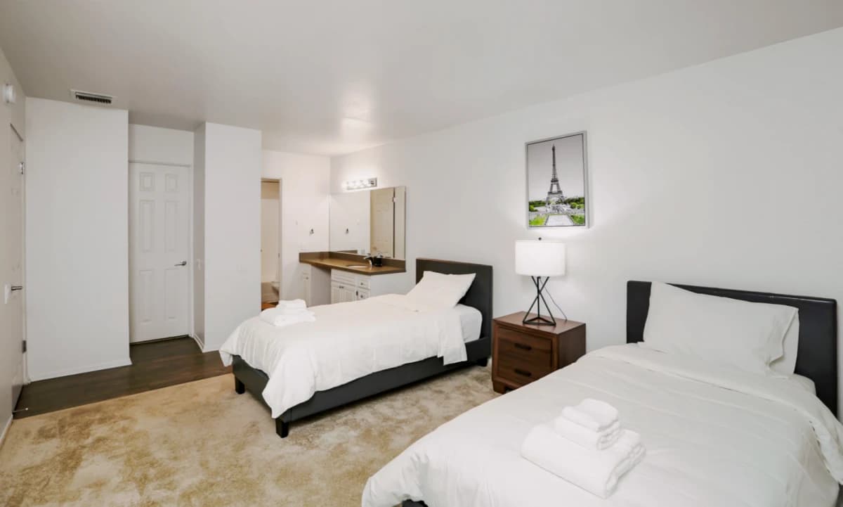 Shared Room in 2 bed