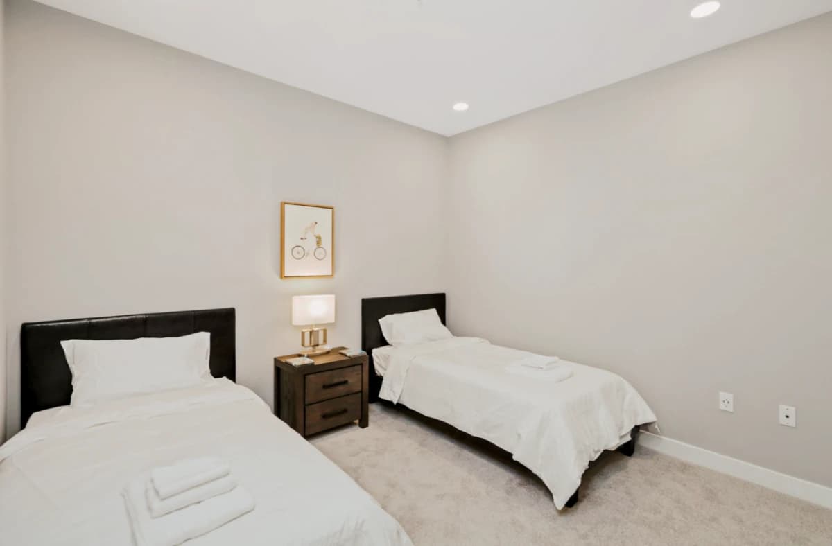 Shared Room in 2 bed (All Male Unit)
