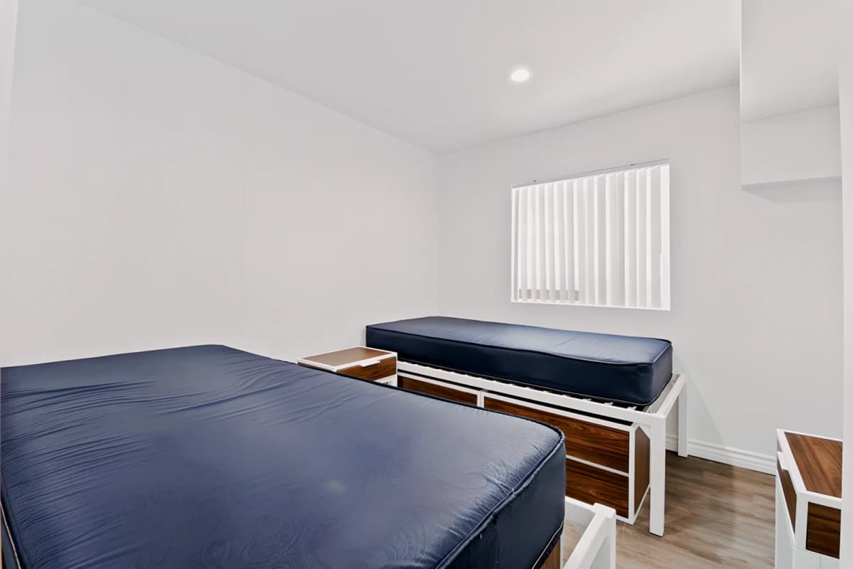2353 PORTLAND image