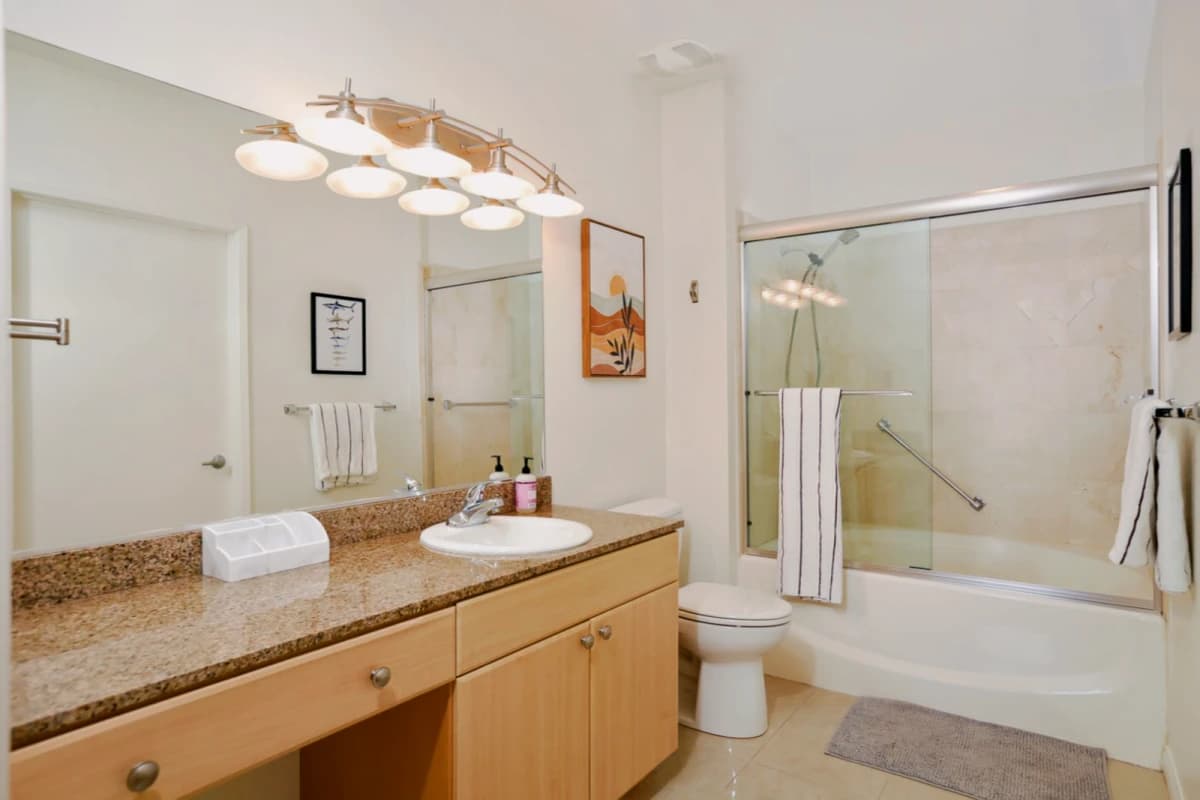 488 E Ocean Blvd image