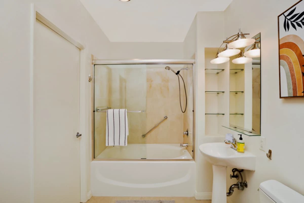 488 E Ocean Blvd image