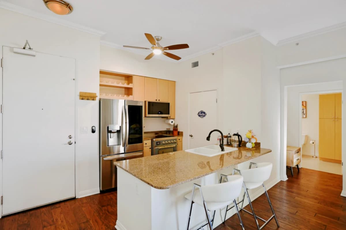 488 E Ocean Blvd image
