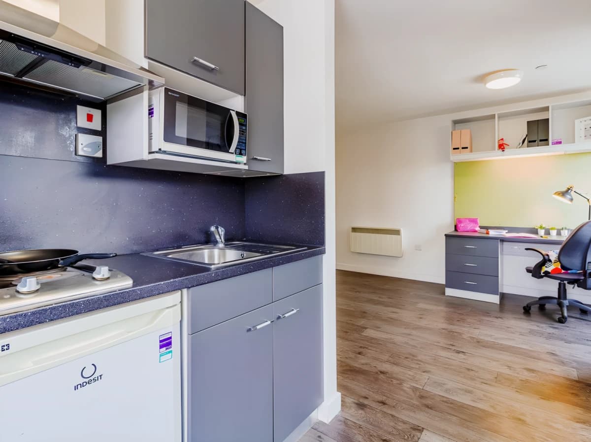 Crescent Place image