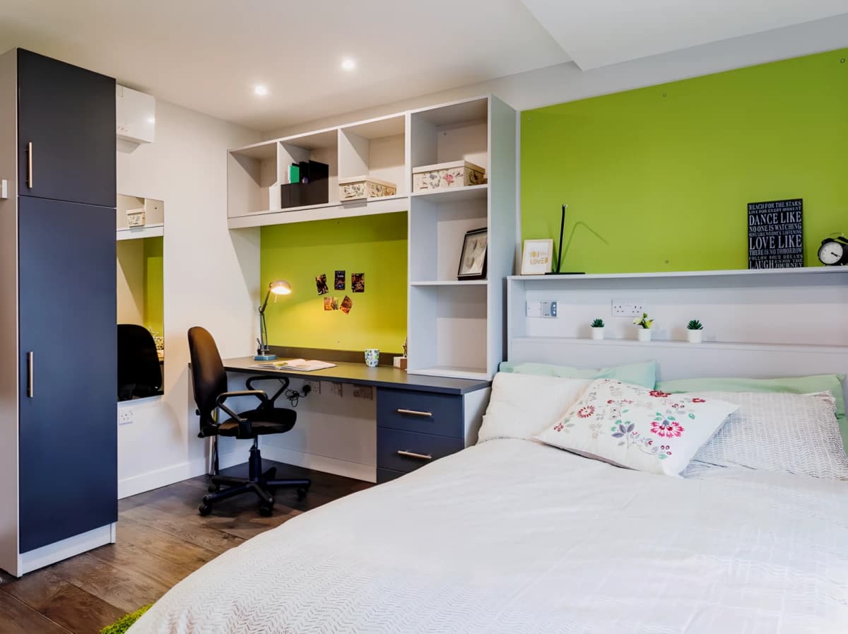 Yugo Austen House image