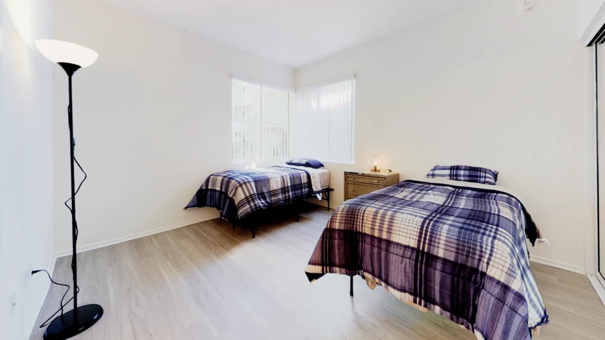 620 N Hollywood Way image 2