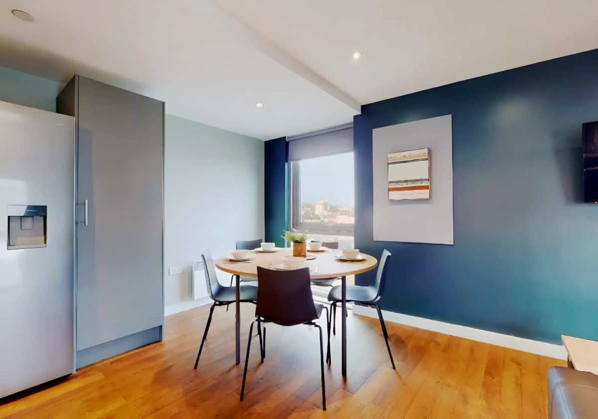 iQ Knight House image