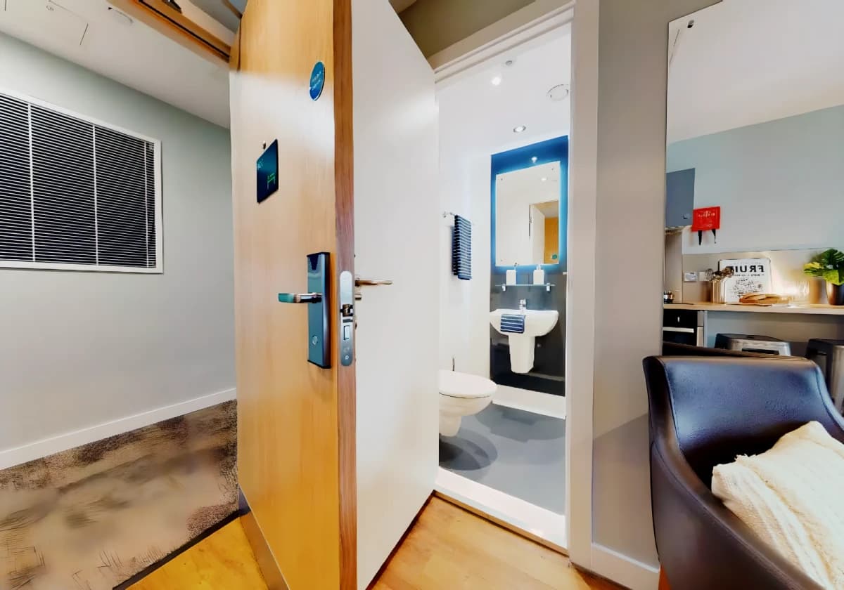 iQ Knight House image