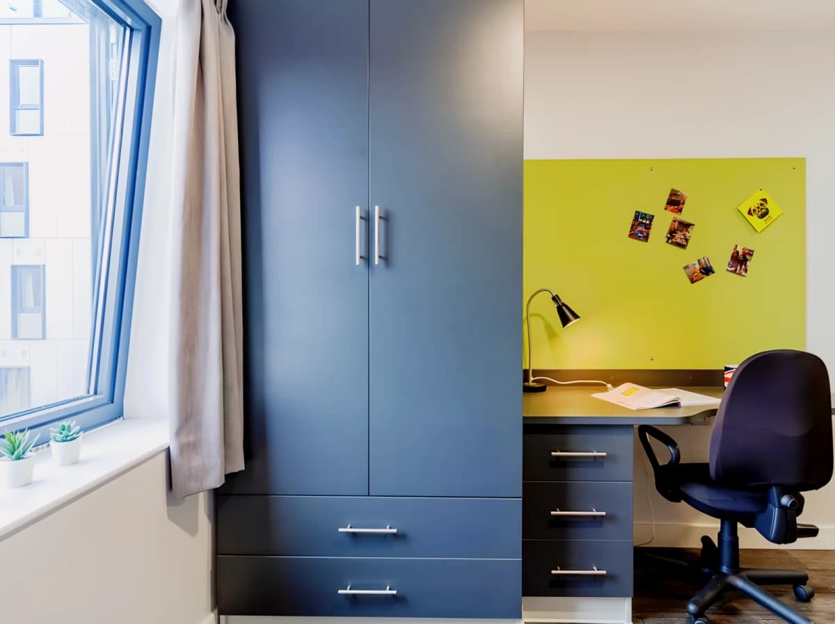 Yugo Austen House image