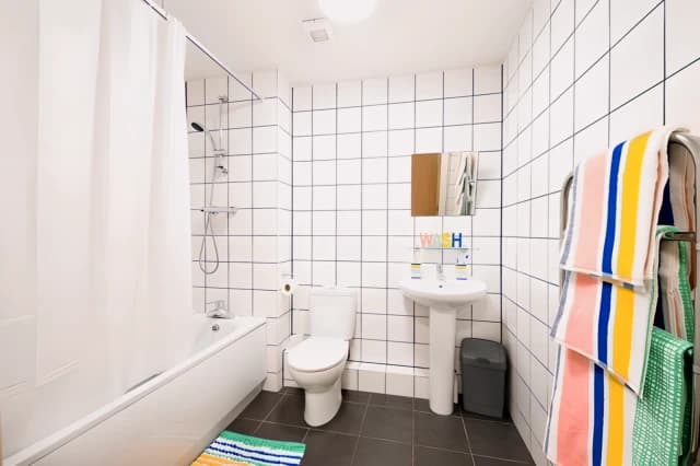 apartment near 422, Moss Ln E image