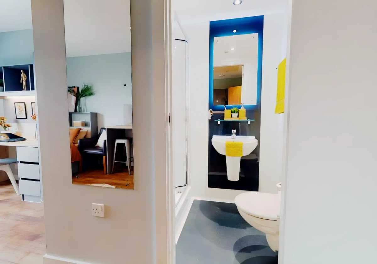 iQ Knight House image